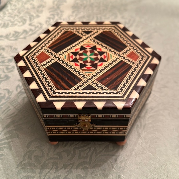 Handmade Spanish Inlaid Jewelry/music Box - Picture 1 of 6